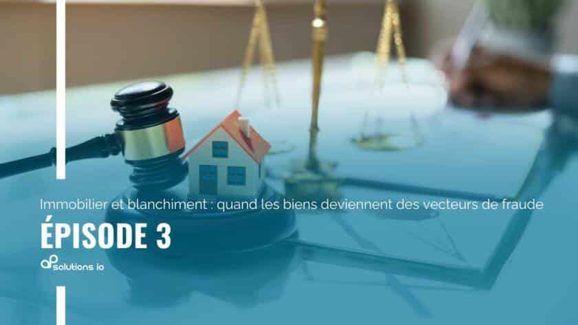 arteau de juge, maison miniature et balance – symbole de la fraude et immobilier