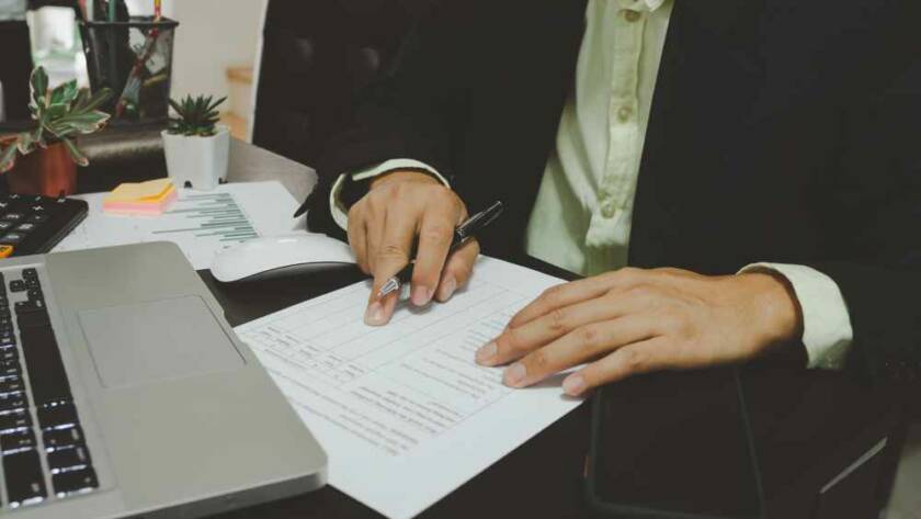 The notary's obligations for each deed