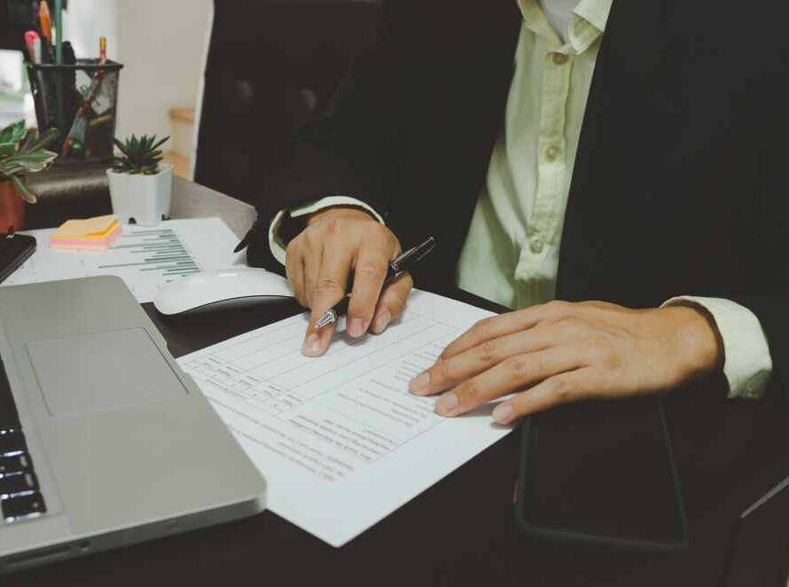 The notary's obligations for each deed